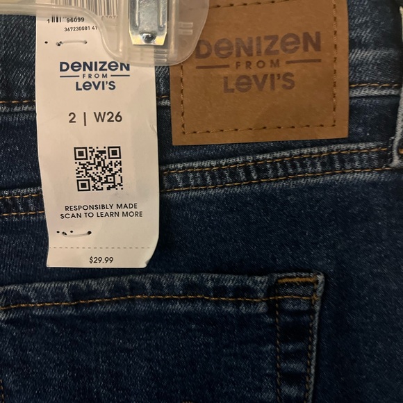 Denizen by Levi’s Women’s Jeans Size 2/26 NWT - Picture 2 of 2
